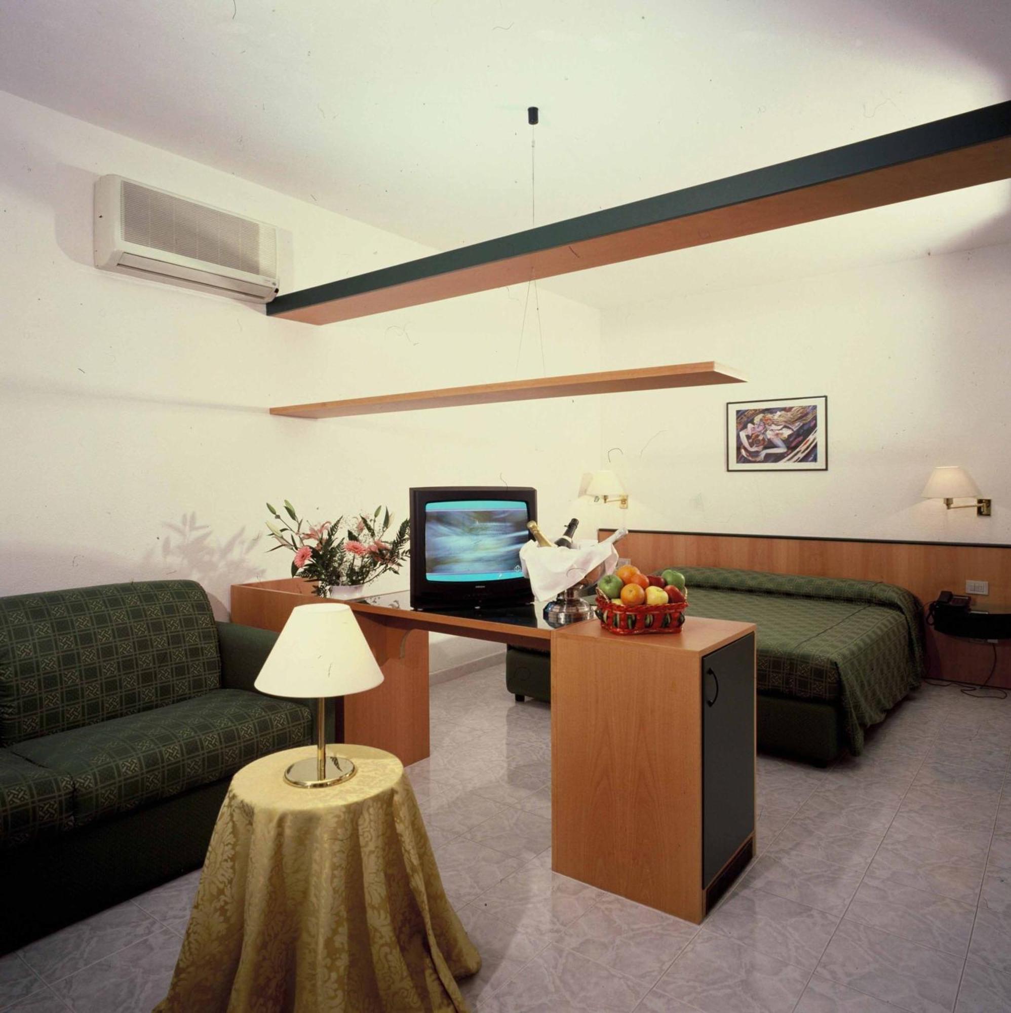 Hotel Ambrosio La Corte Olbia Exteriör bild