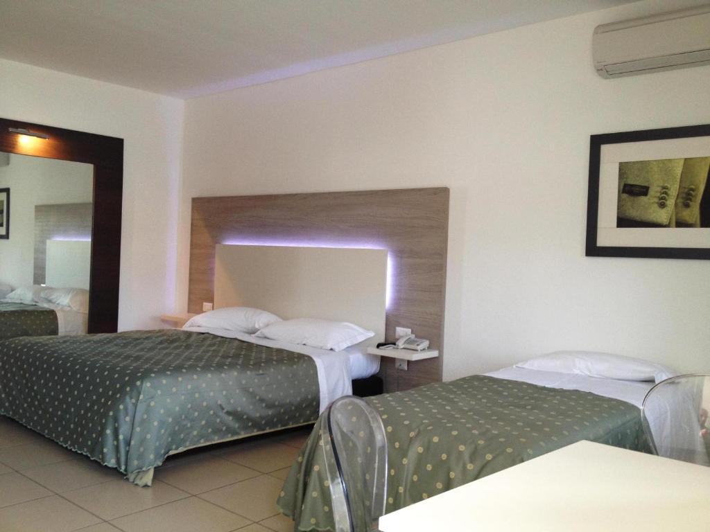 Hotel Ambrosio La Corte Olbia Rum bild