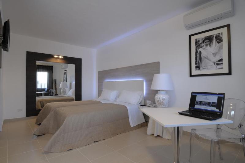 Hotel Ambrosio La Corte Olbia Exteriör bild
