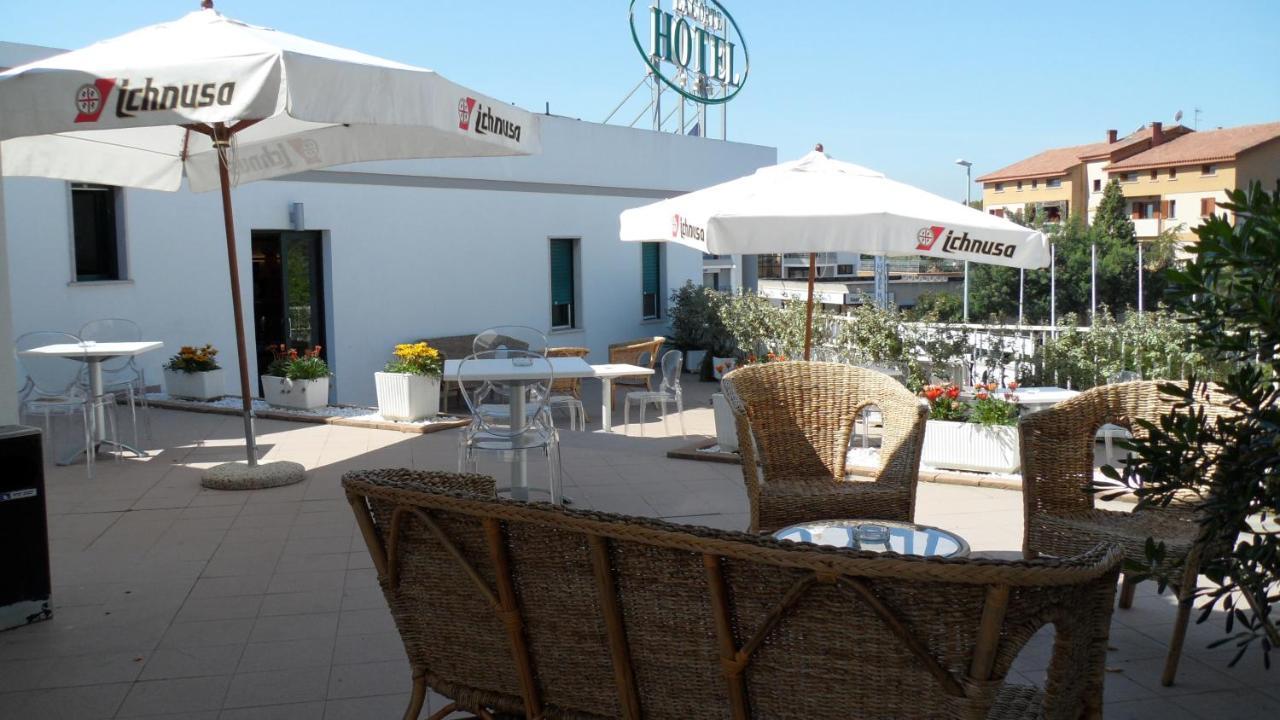 Hotel Ambrosio La Corte Olbia Exteriör bild